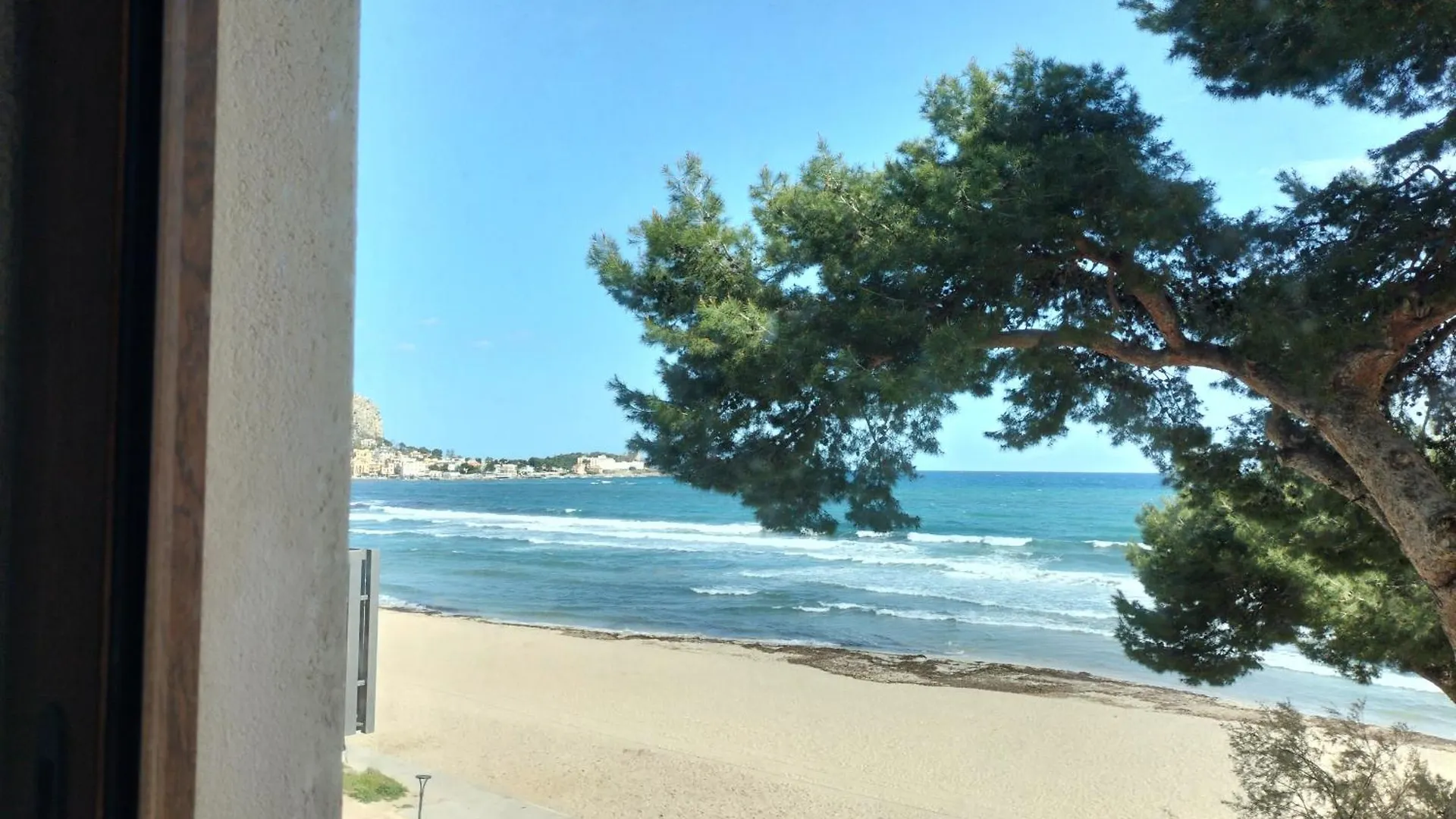 Fronte Mare Rooms location